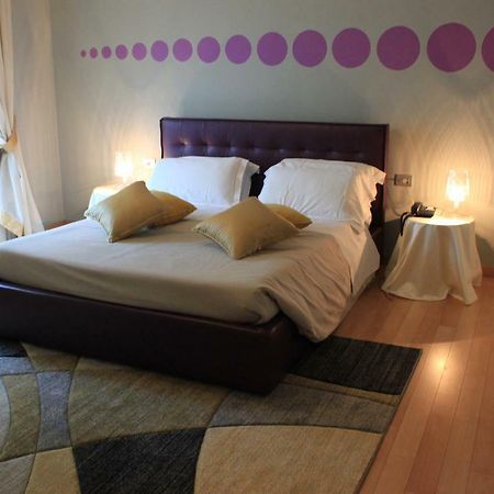 Il Castello Di Lovere Hotel Buitenkant foto
