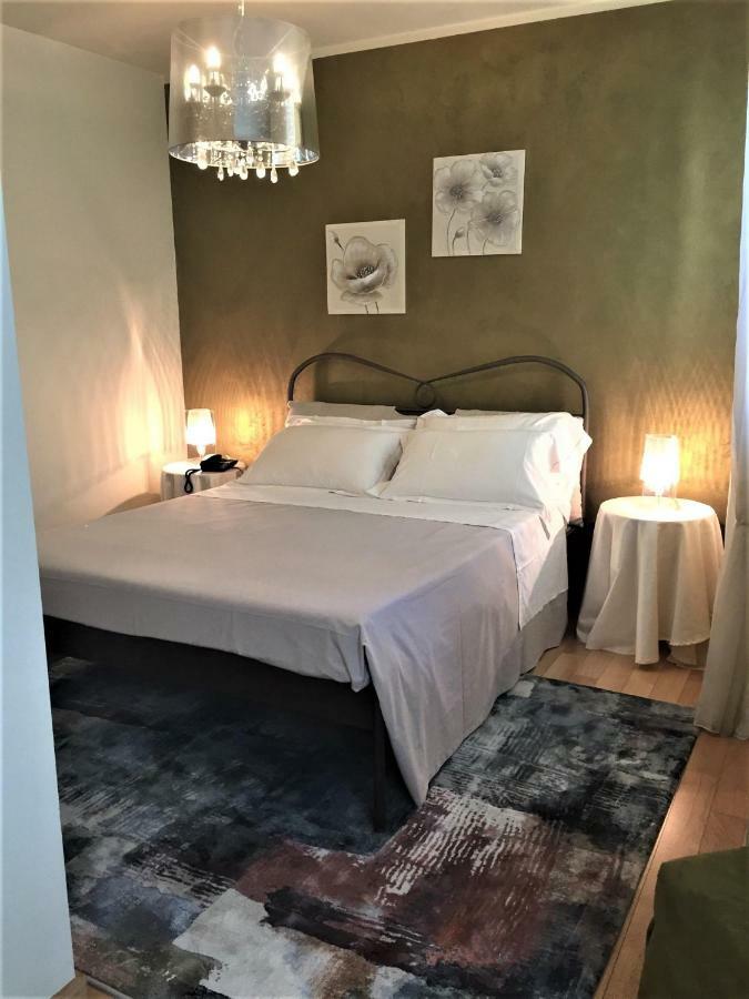 Il Castello Di Lovere Hotel Buitenkant foto