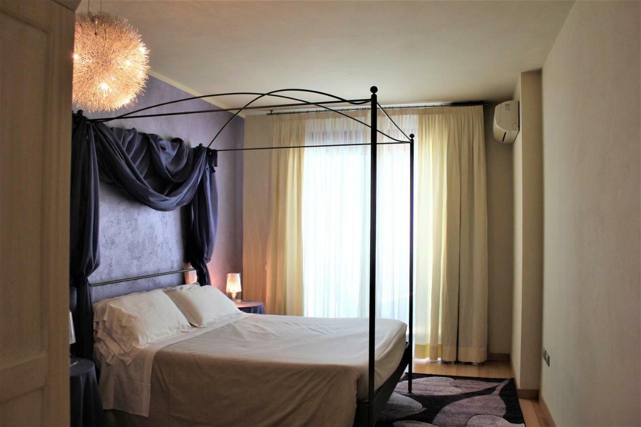 Il Castello Di Lovere Hotel Buitenkant foto