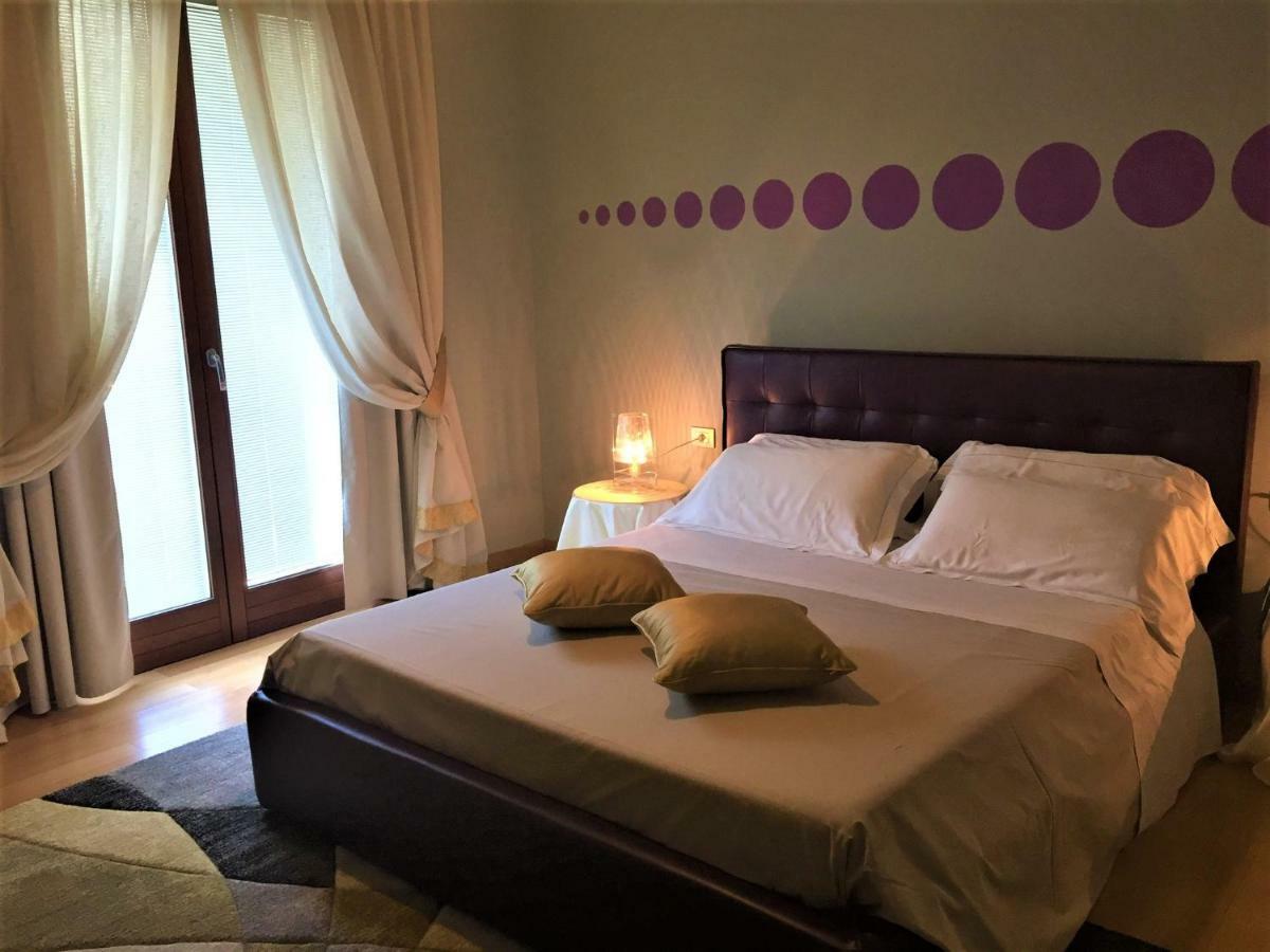 Il Castello Di Lovere Hotel Buitenkant foto